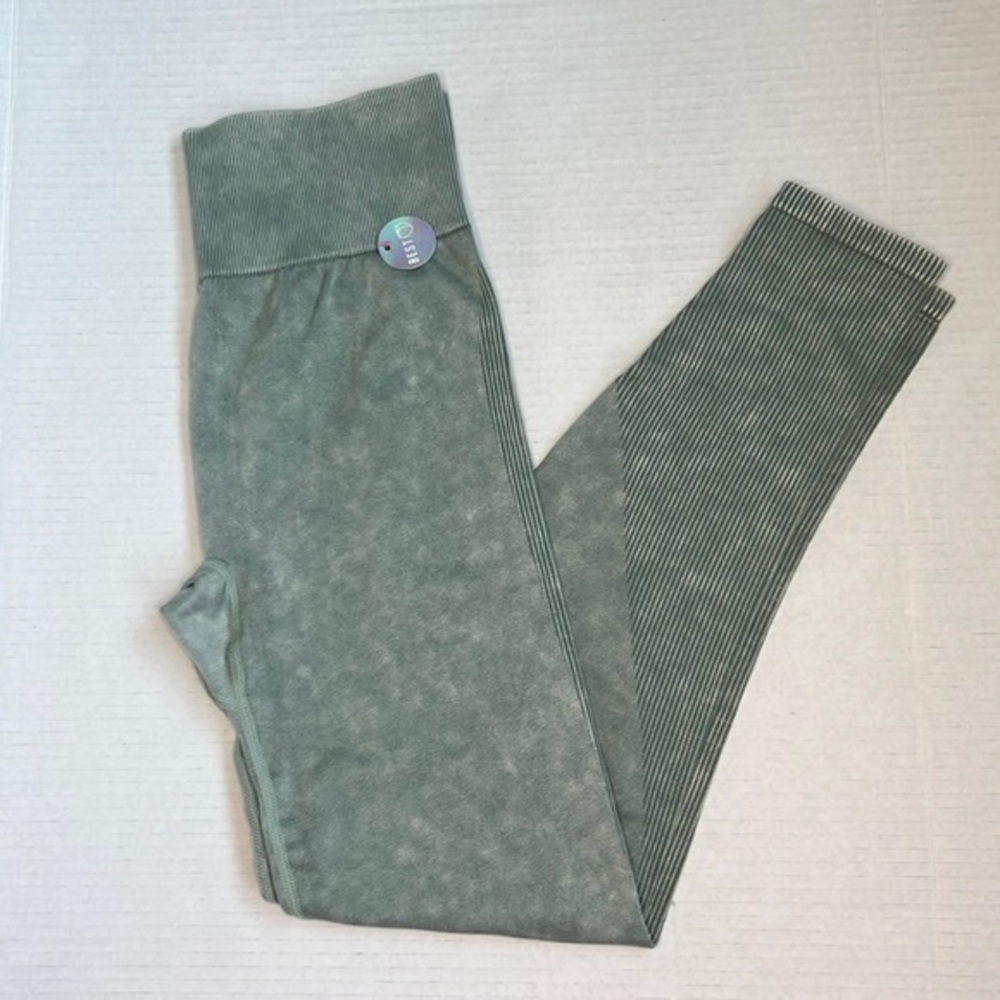 High-Waisted Green Leggings